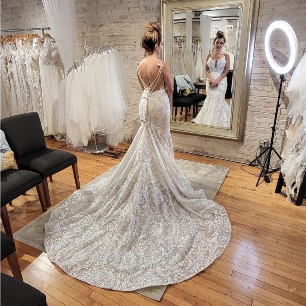 Martina Liana NEW WITH TAGS NEVER WORN or altered. Dress is 10. 5-6 street size